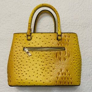 Yellow tote, beautiful and used maybe twice